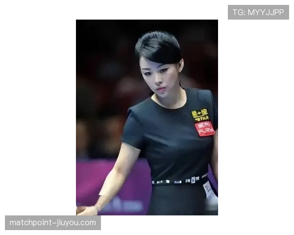 潘晓婷随手一发照片，镜头里那套私人球杆比我五年工资还贵