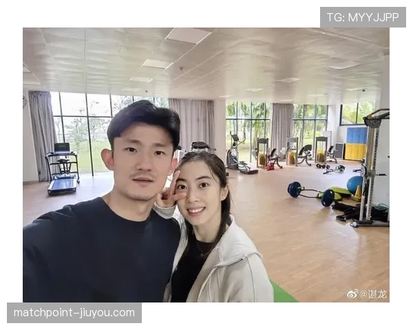 谌龙退役后住进月租5万的顶层复式，每天六点起床给儿子做辅食